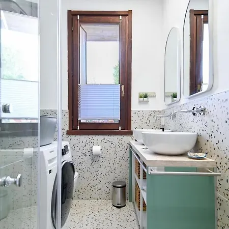 Host4u - Terrazza Sul D'iseo, A Appartement Solto Collina